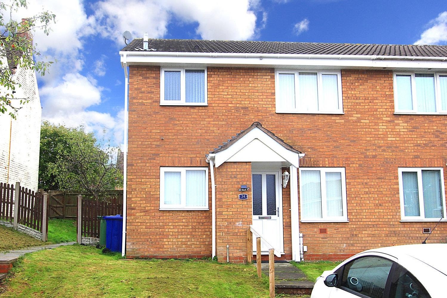 House Evergreen Close in Coseley