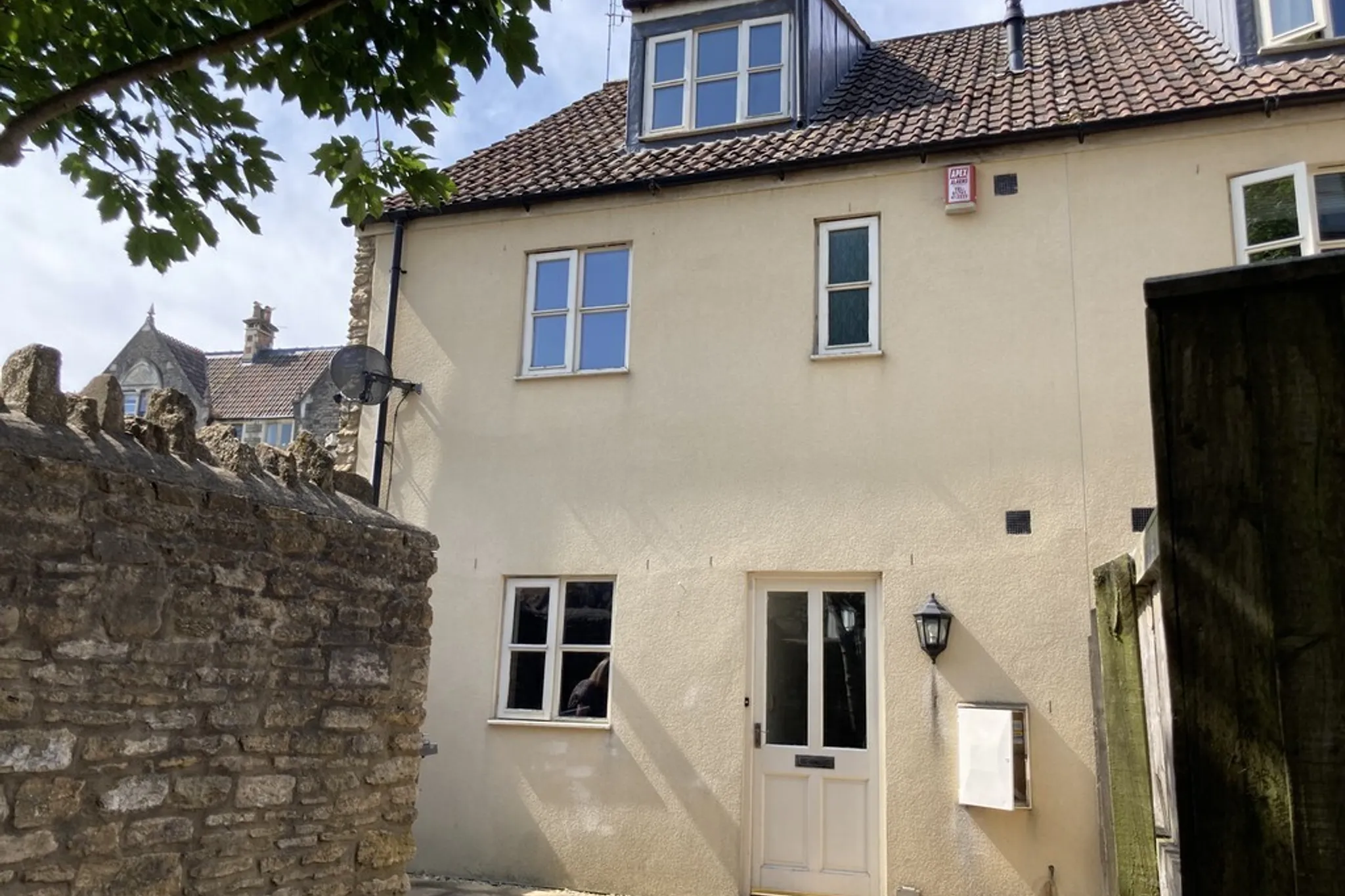 Flat Christchurch Street West in Frome