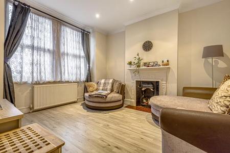 Flat Herga Road in Greater London