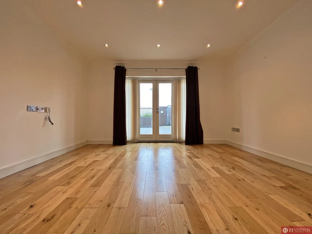 Flat Lowe Close in Greater London