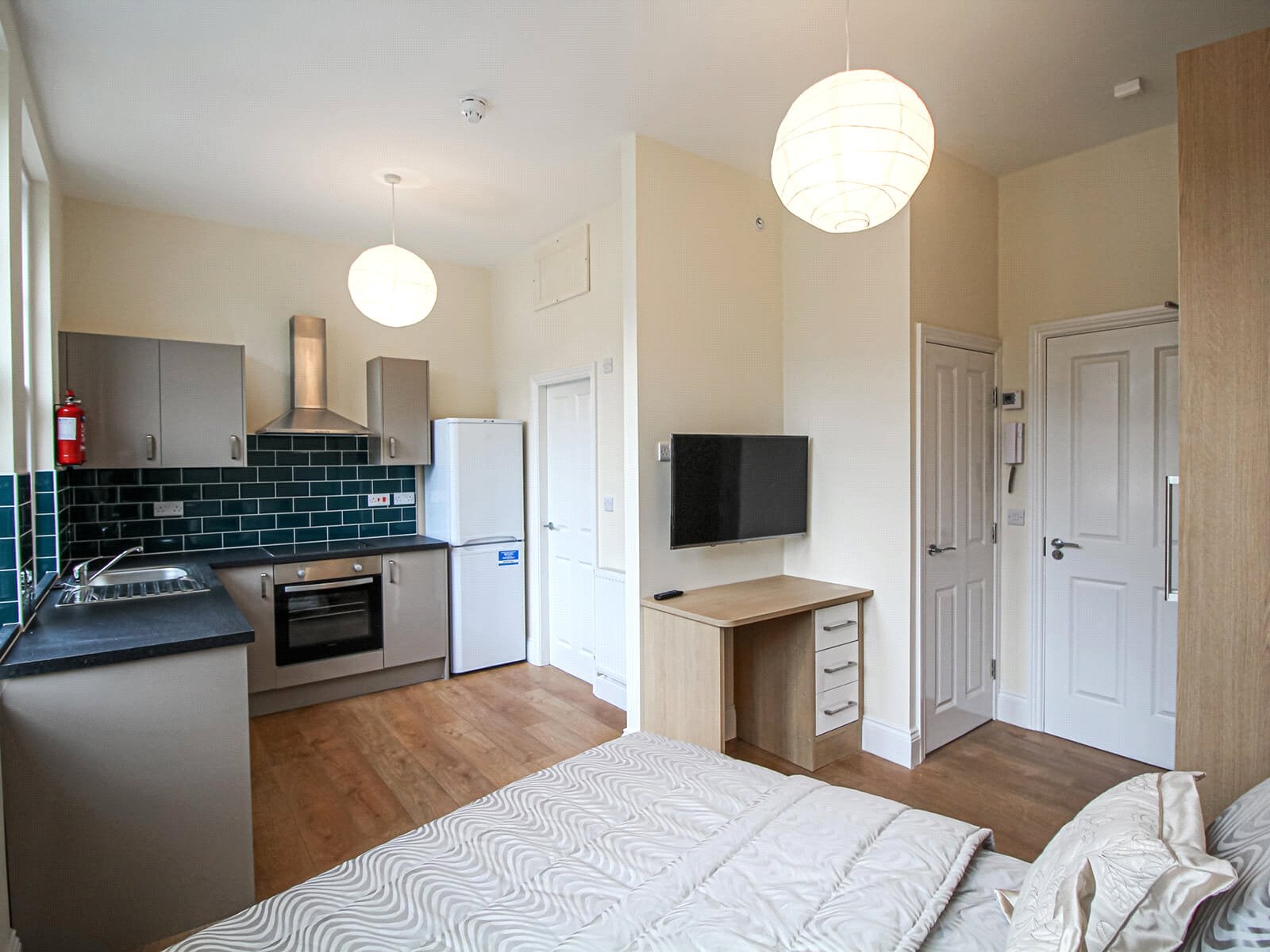 Flat Clarendon Road in Leeds