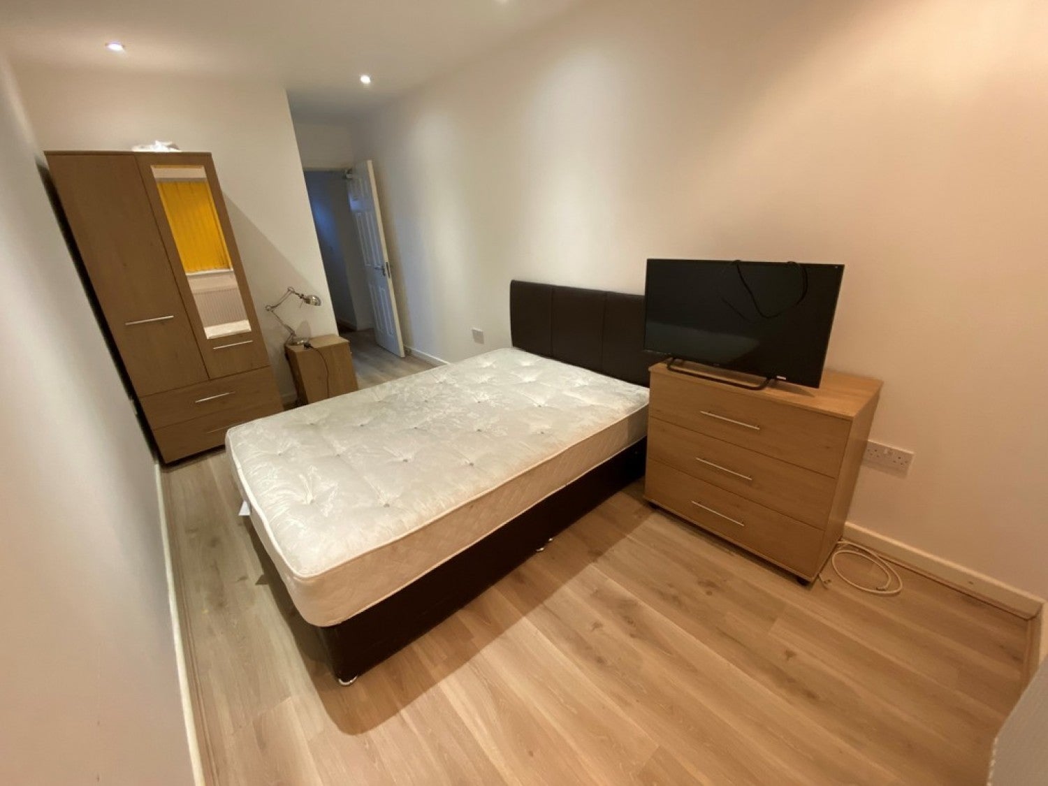 Room Whitehill Road in North West Leicestershire