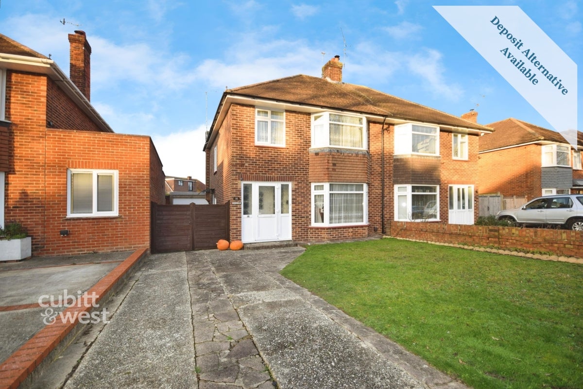 House Maude Close in Folkestone and Hythe District