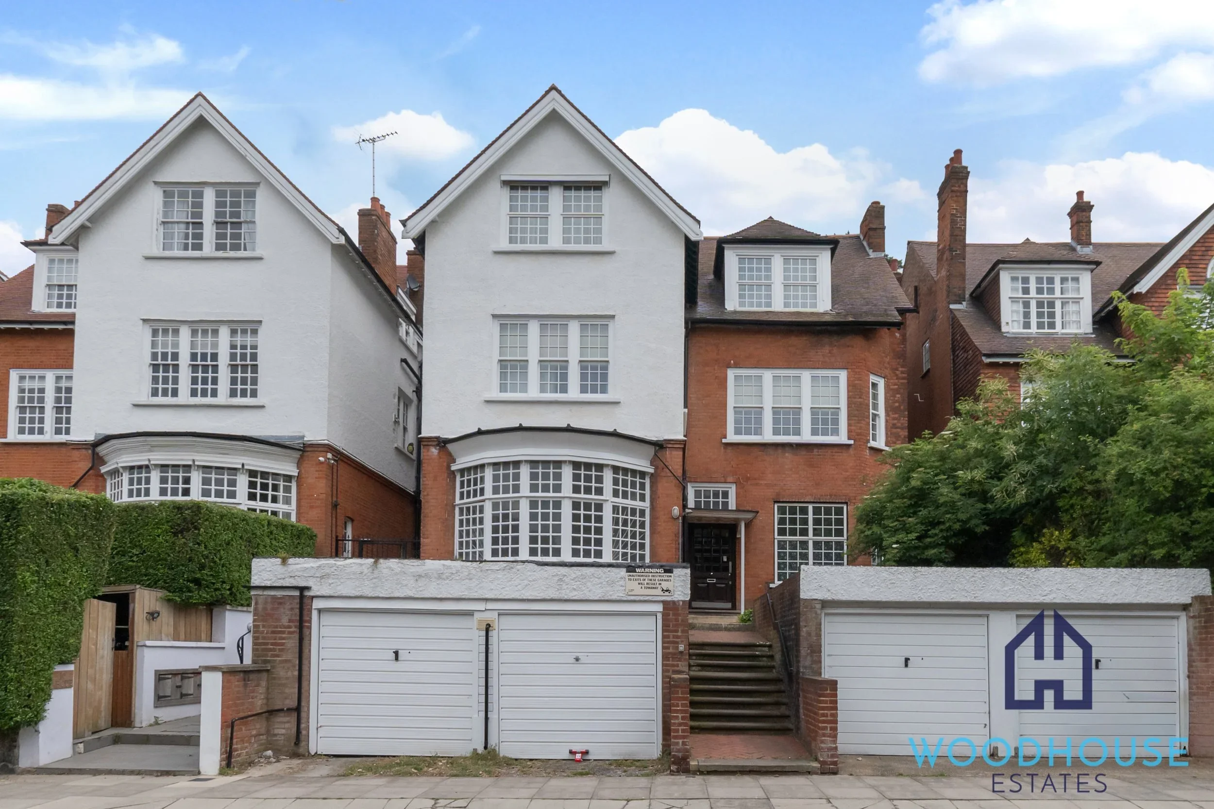 Flat Bracknell Gardens in Greater London