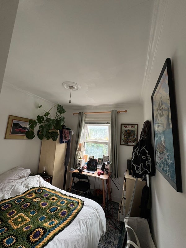 Room Doncaster Gardens in Greater London