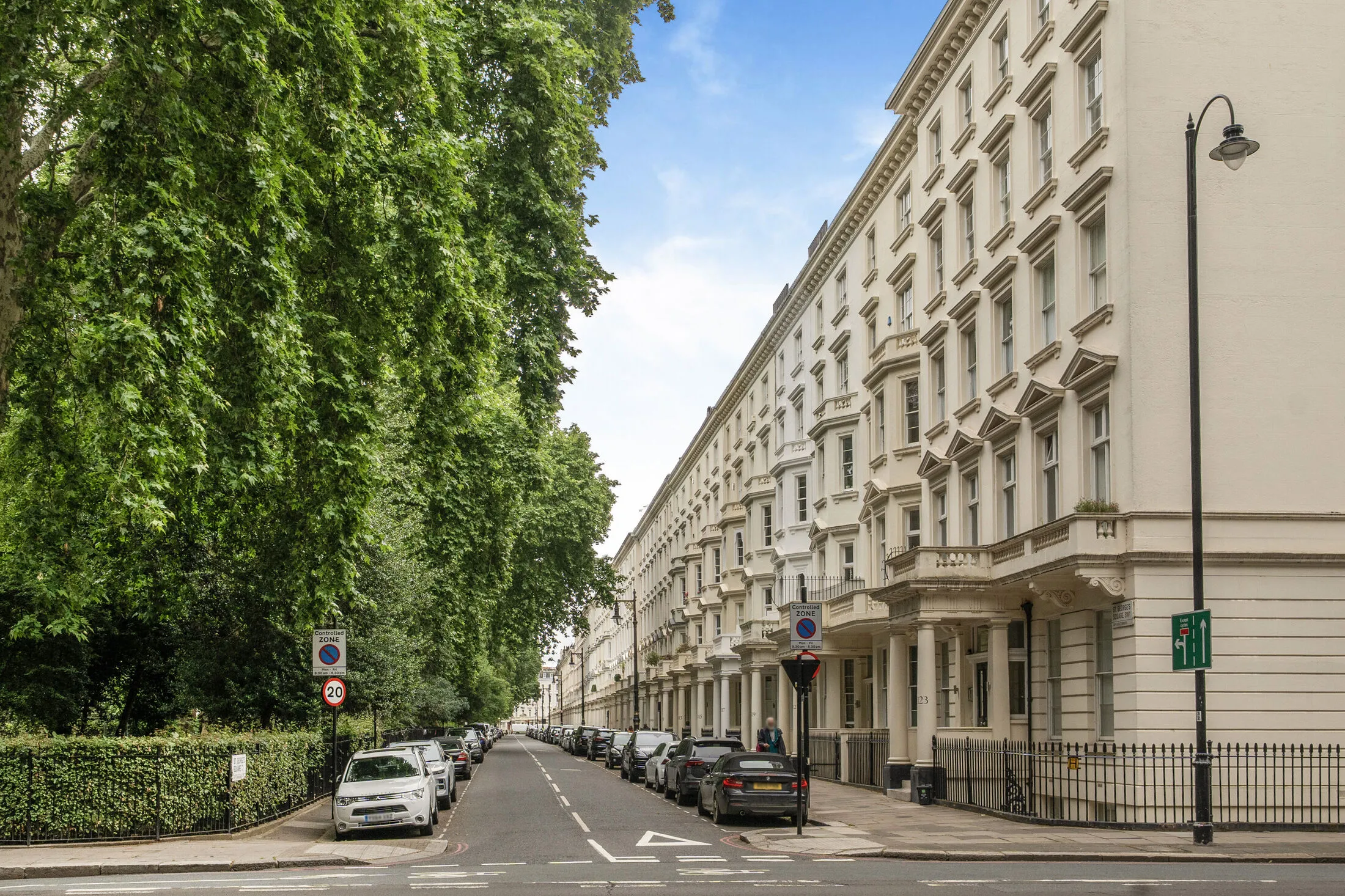 Flat Grosvenor Road in City of Westminster