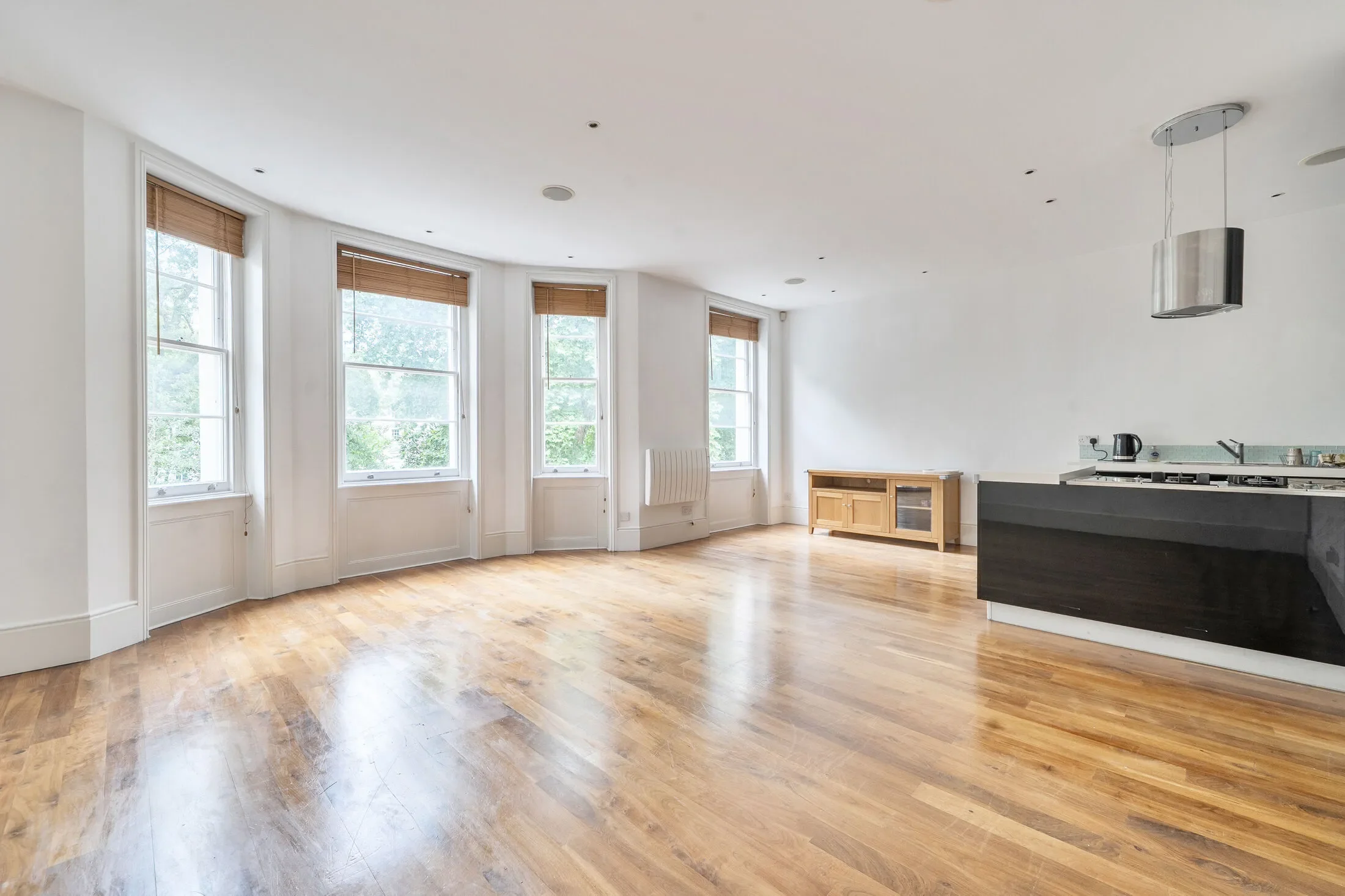Flat Grosvenor Road in City of Westminster