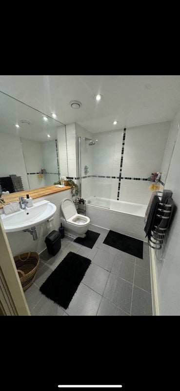 Room King Square Avenue in Bristol