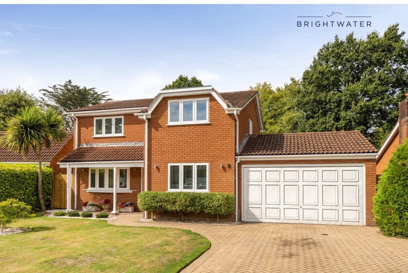 House Lynwood Close in Ferndown