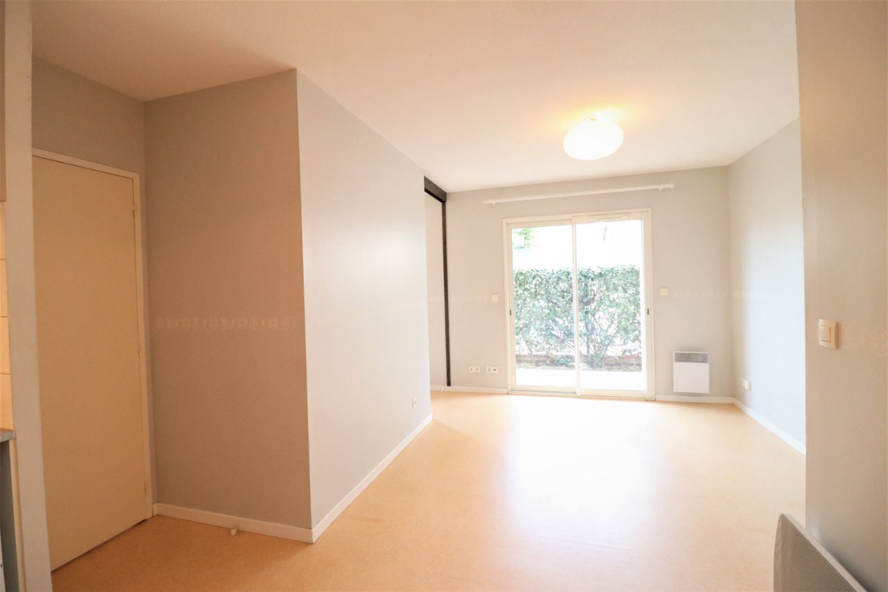 Flat Rue du Docteur Laurent Camboulives in Albi