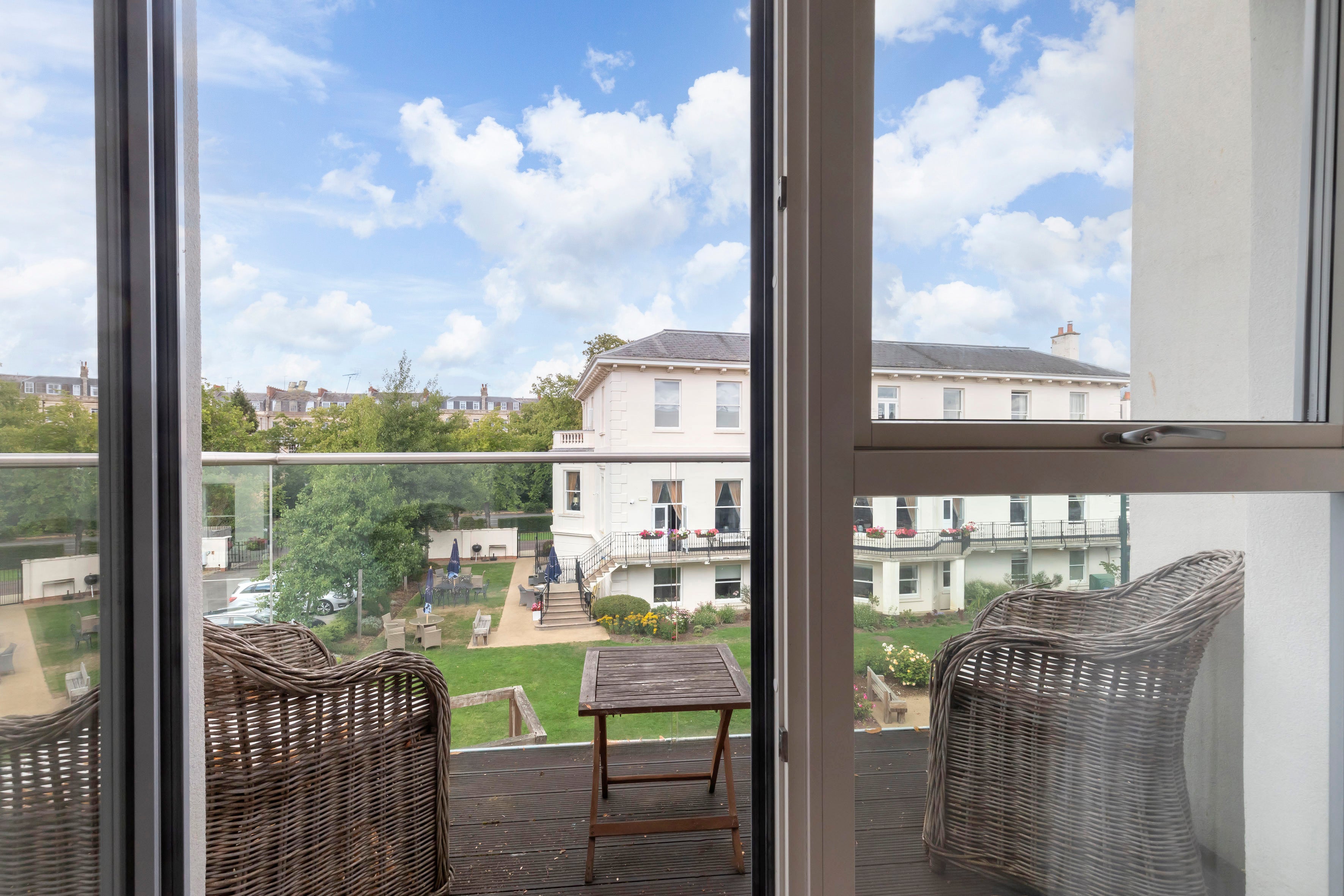 Flat Lansdown Road in Cheltenham
