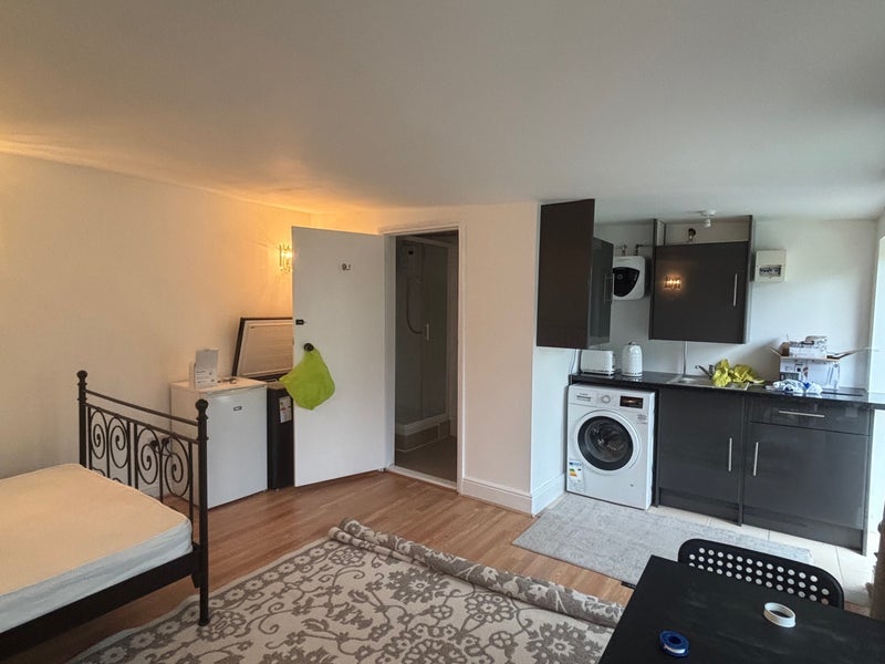 Room Montpelier Rise in Greater London