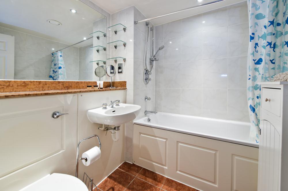 Flat Point W Access Road in Greater London