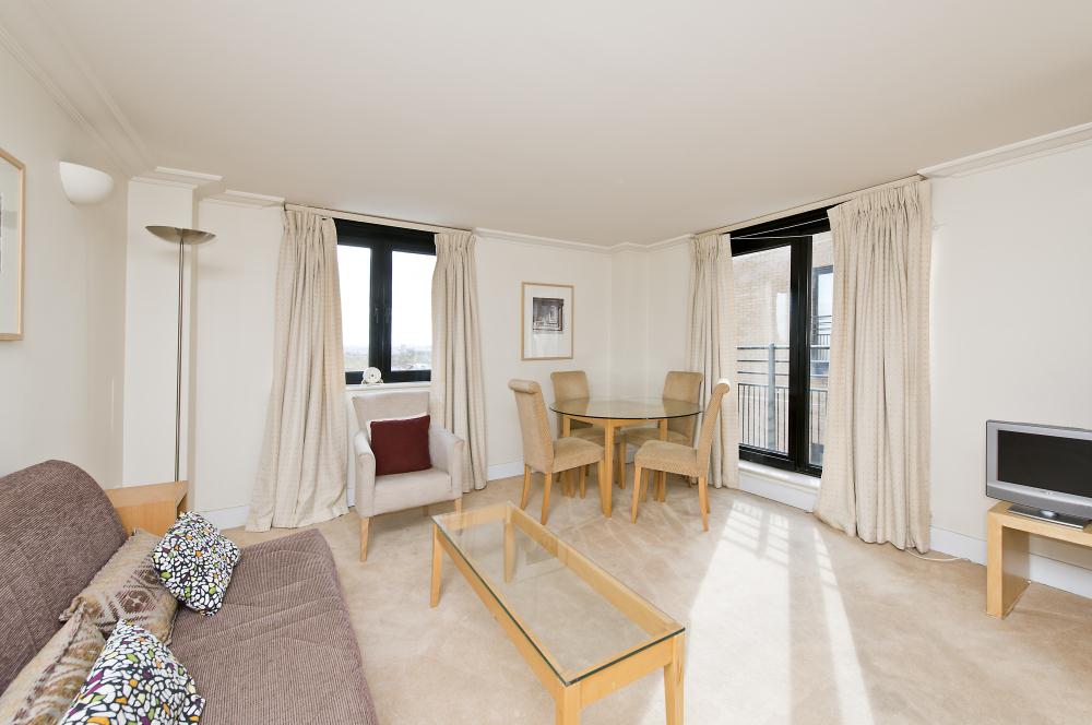 Flat Point W Access Road in Greater London