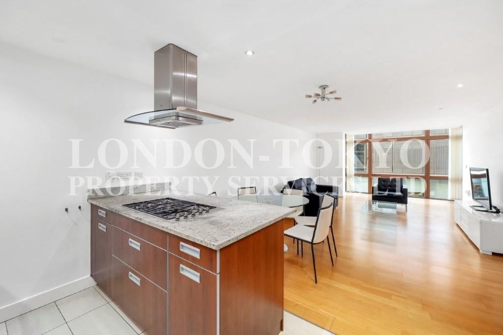 Flat Lymington Road in Greater London