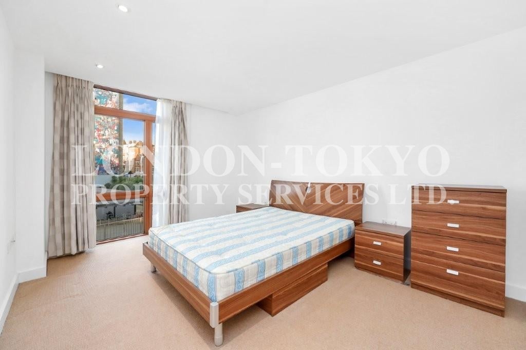Flat Lymington Road in Greater London