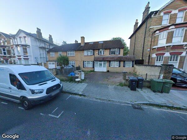 Room Montrell Road in Greater London