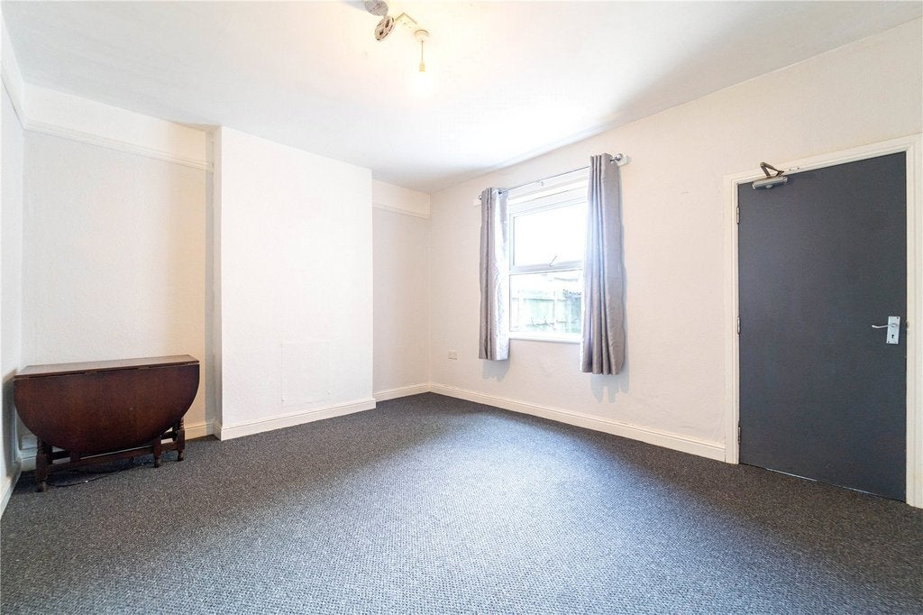 Flat Pershore Road in Birmingham