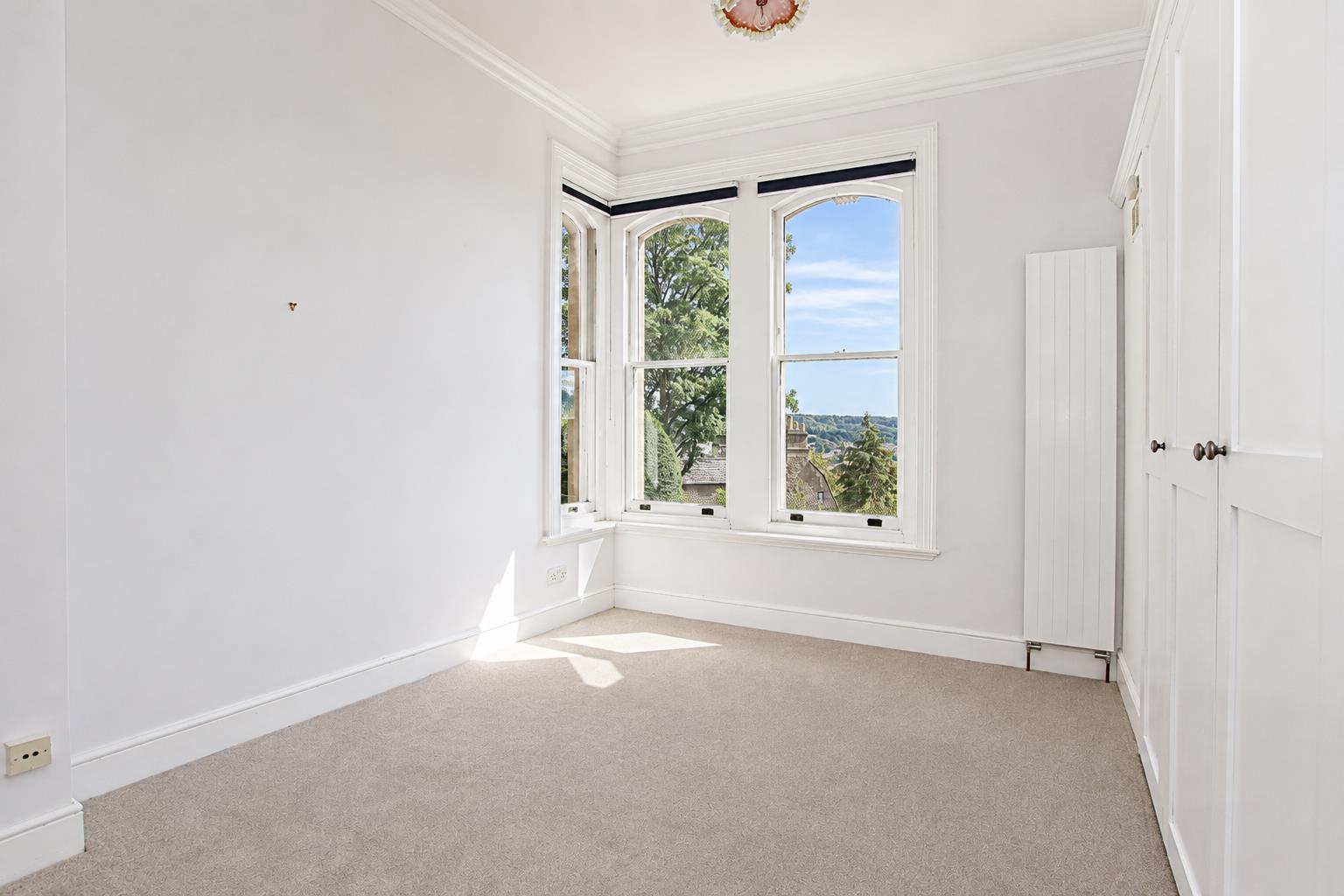 Flat Lower Bristol Road in Bath