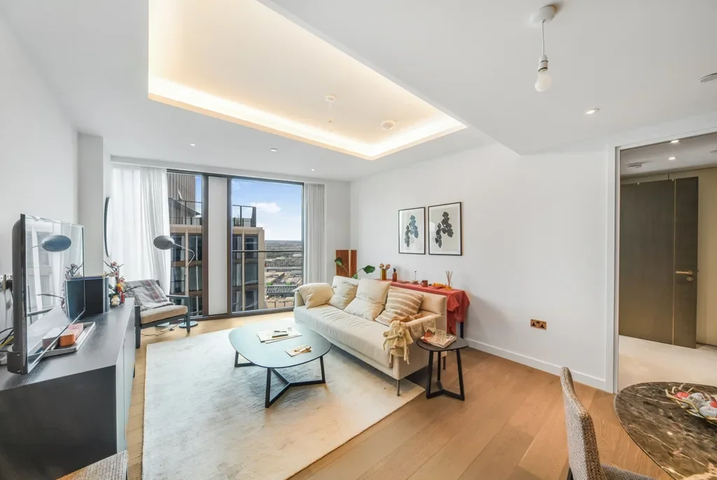 Flat Carnation Way in Greater London