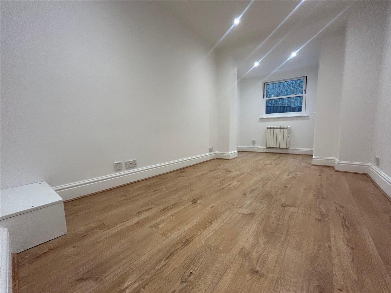 Flat Battersea High Street in Greater London