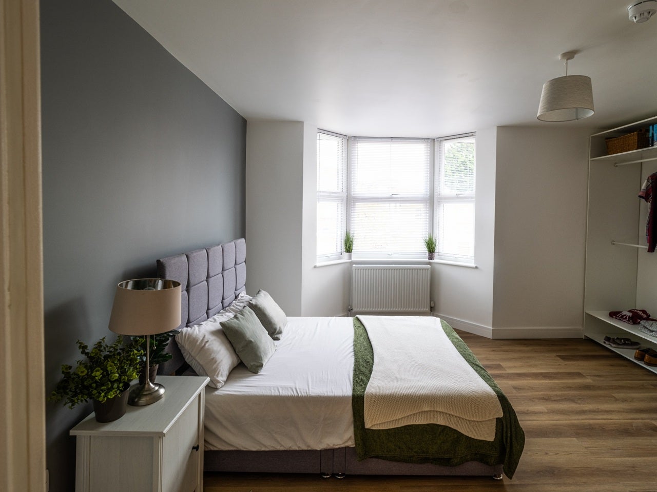 Room Francis Road in Watford
