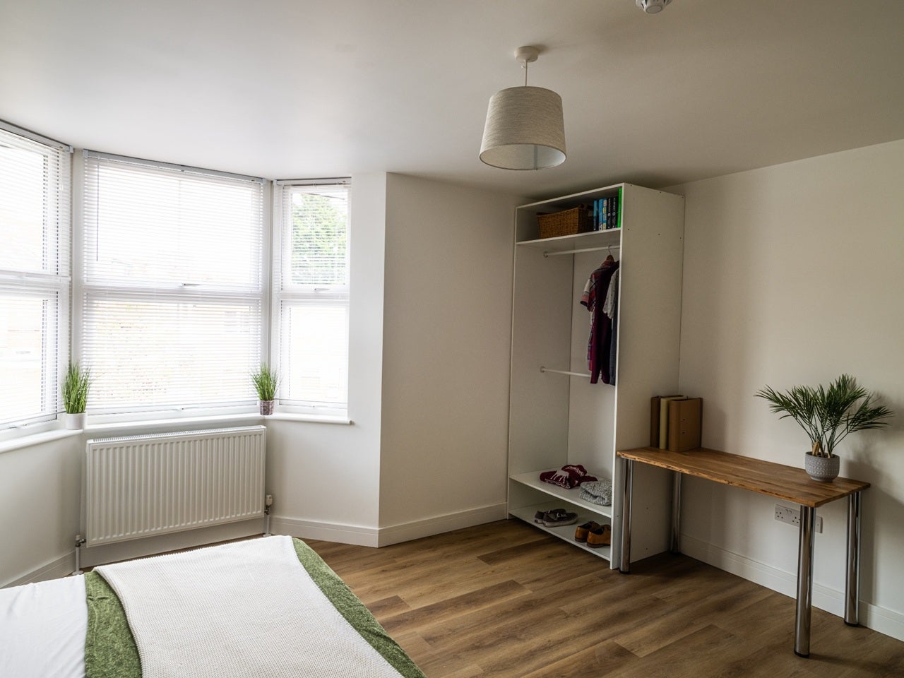 Room Francis Road in Watford