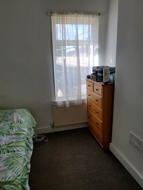 Room St Mary's Road in Greater London