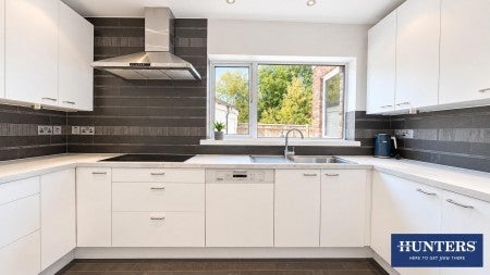 House Belmont Rise in Greater London