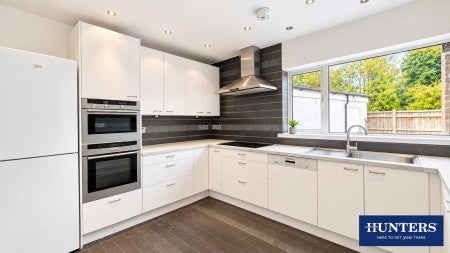 House Belmont Rise in Greater London