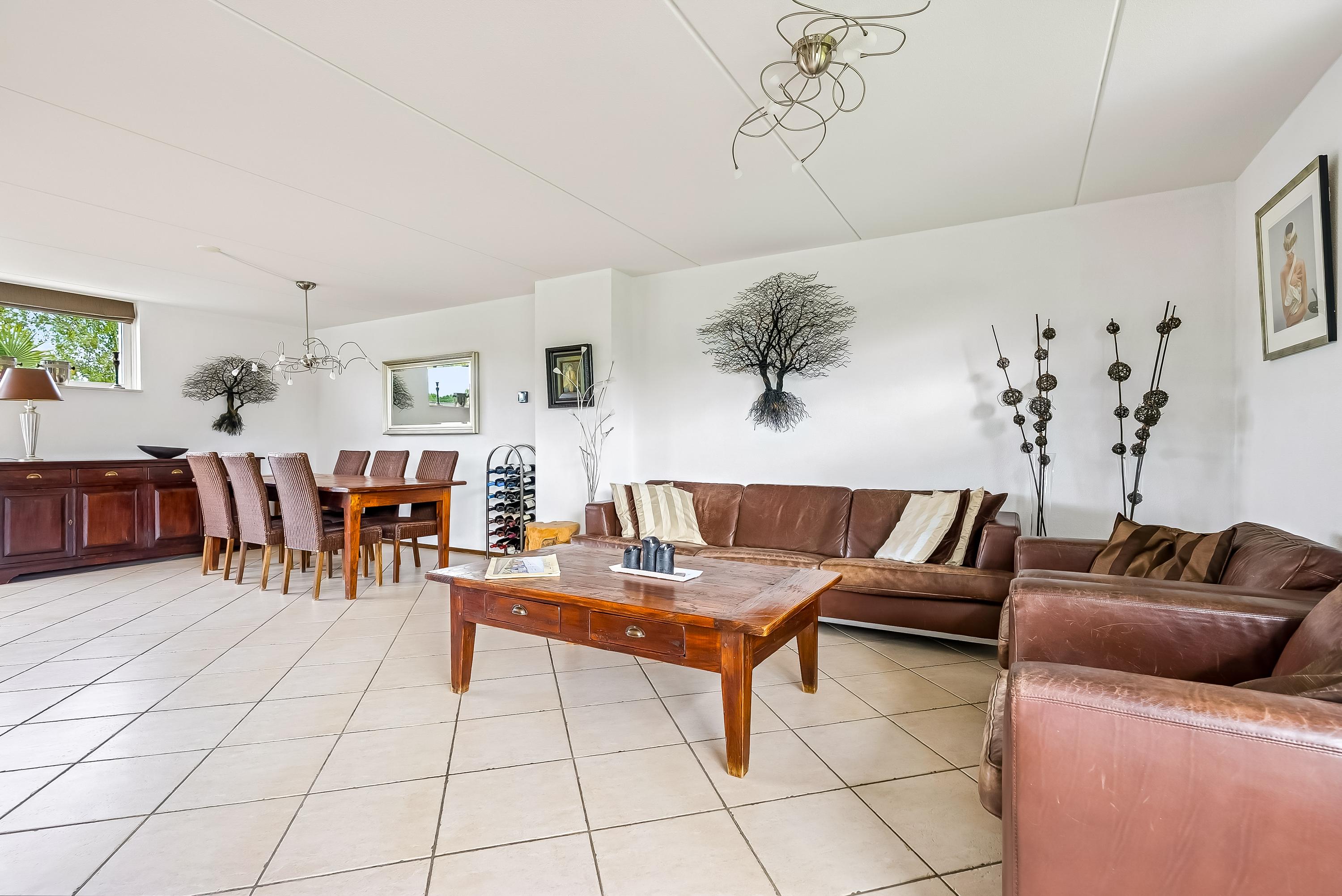 Tussenwoning te koop: Carel Willinklaan 18, Almere