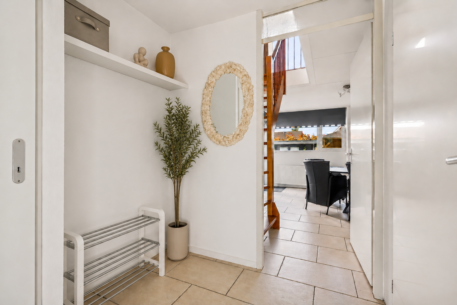 Tussenwoning te koop: Carel Willinklaan 18, Almere