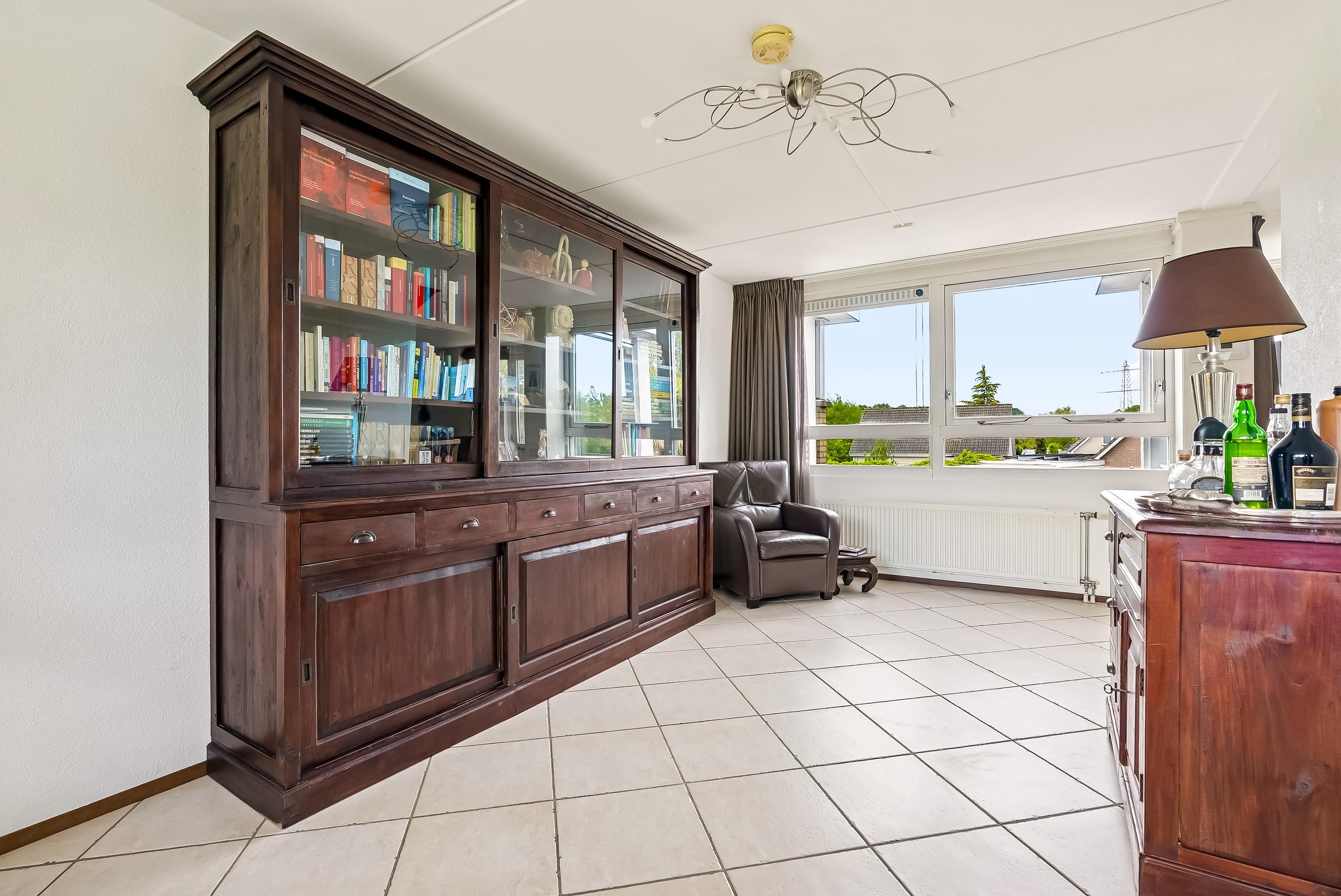 Tussenwoning te koop: Carel Willinklaan 18, Almere