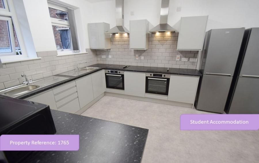 Room King Street in Newcastle-under-Lyme