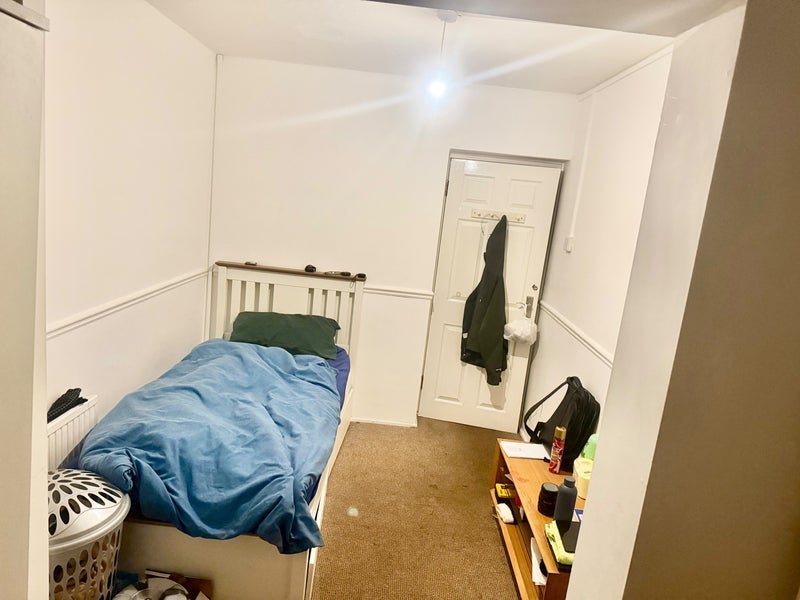 Room Mountfield Road in Greater London