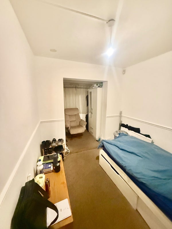 Room Mountfield Road in Greater London