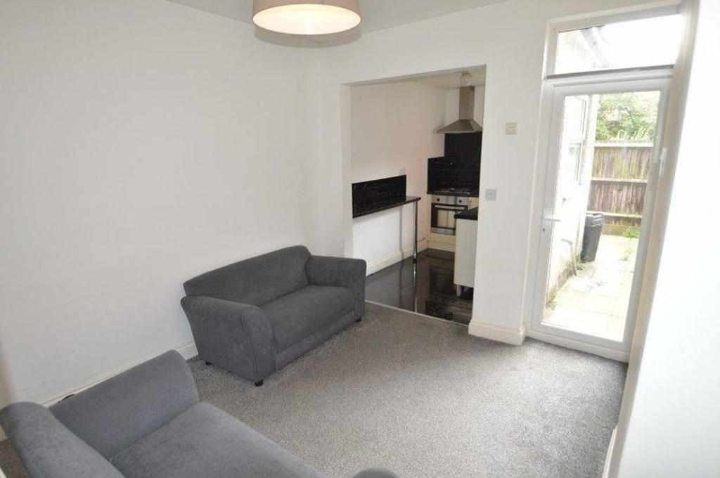 Flat Winnie Road in Birmingham