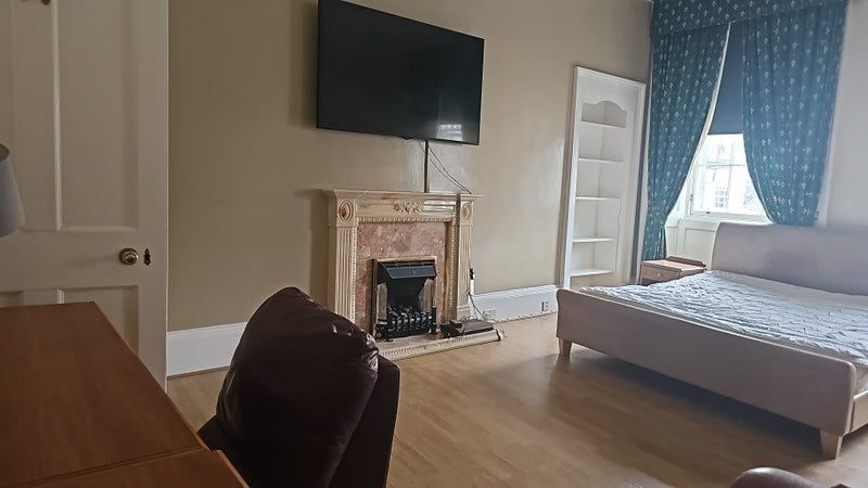 Room Queensferry Street in City of Edinburgh