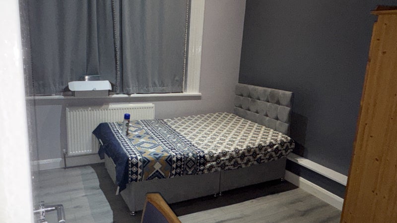 Room Springwood Road in Leeds