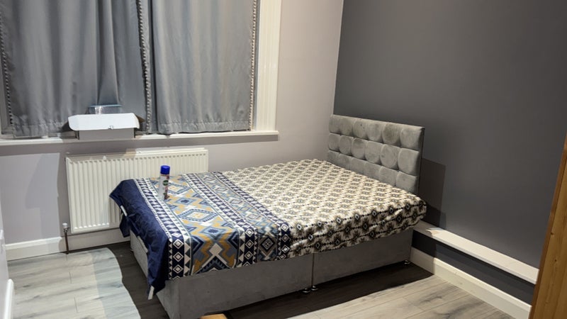 Room Springwood Road in Leeds
