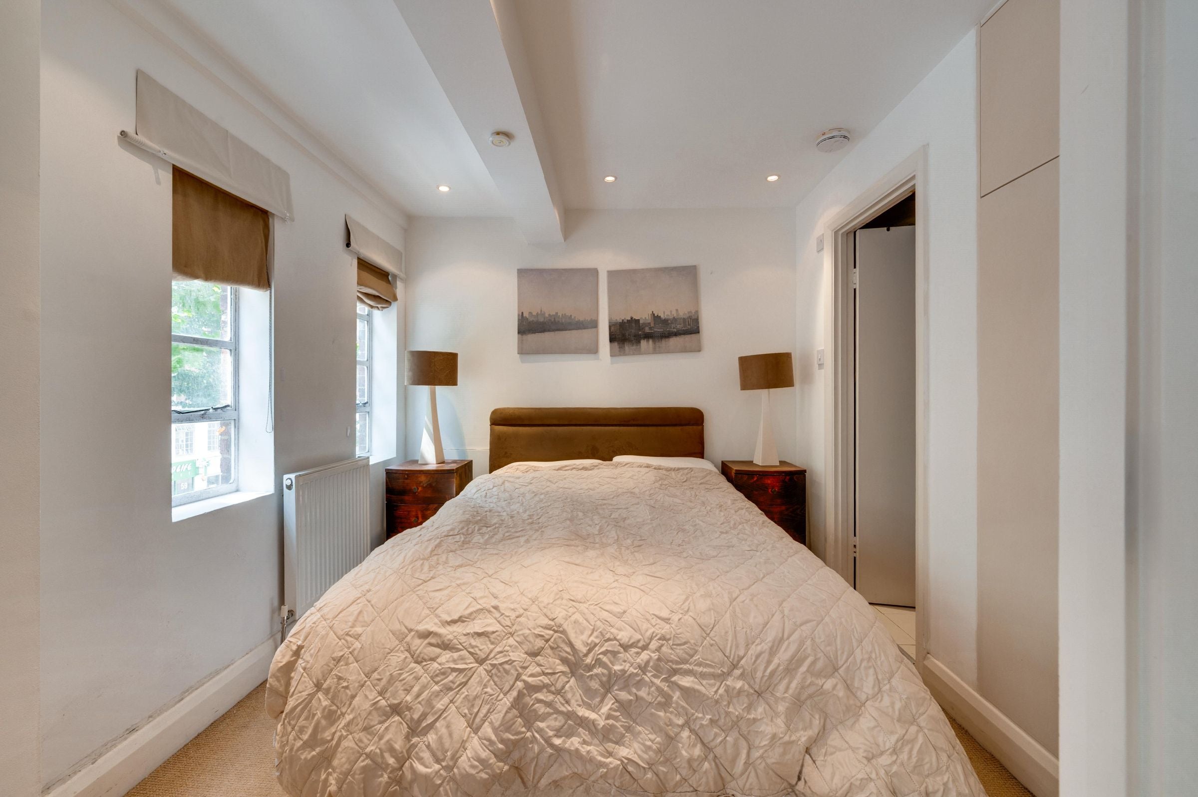 Flat Sloane Avenue in Greater London