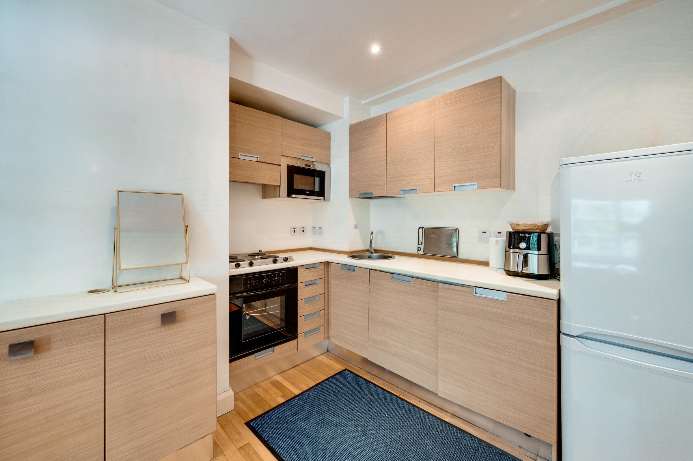Flat Sloane Avenue in Greater London