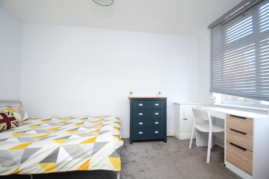 Room Brailsford Road in Manchester