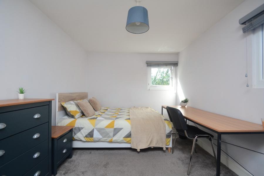 Room Brailsford Road in Manchester