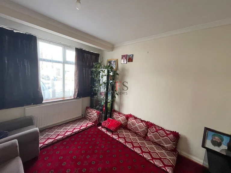 House Lonsdale Road in Greater London