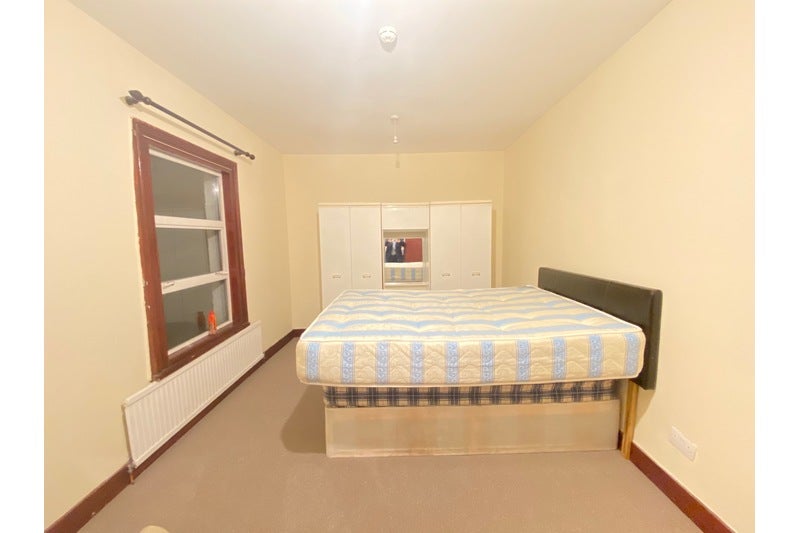 Flat Mirabel Road in Greater London
