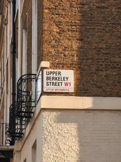 Flat Upper Berkeley Street in City of Westminster