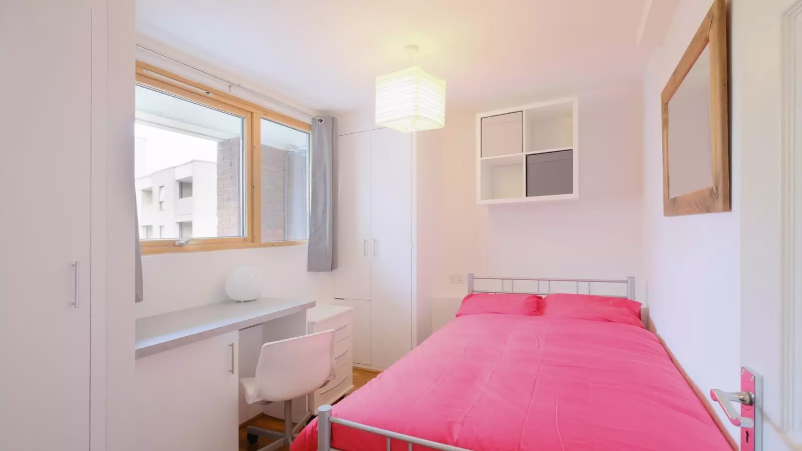 Flat Robsart Street in Greater London