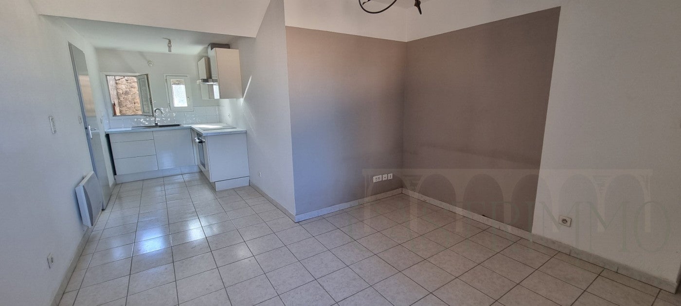 Flat Grand Rue Louis Bouis in Sussargues