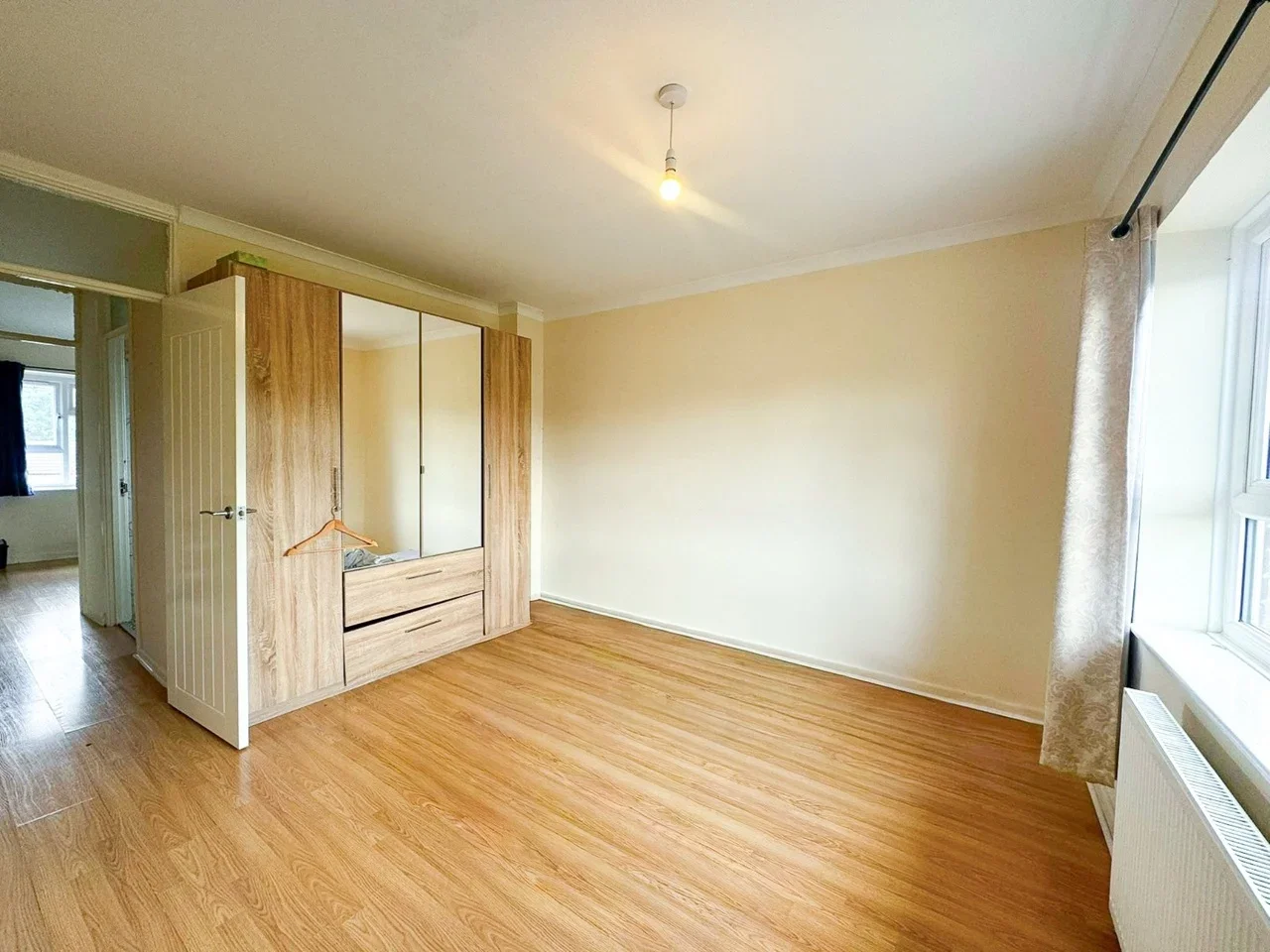Flat Longcroft Drive in Waltham Cross